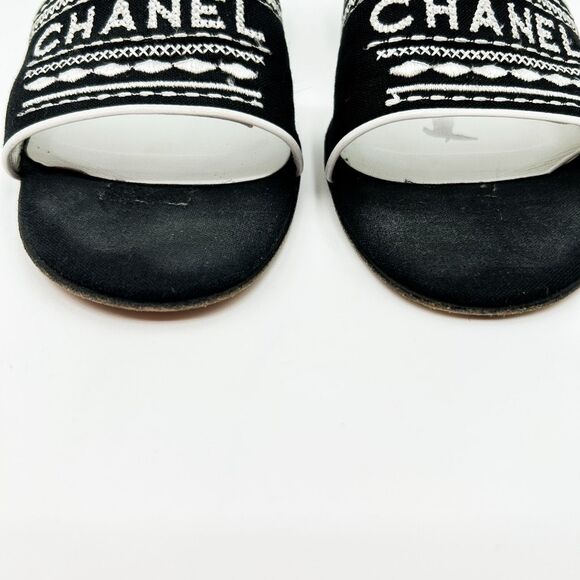 Chanel Sandals Mules Embroidered Slides Low Heels Eu 39, US 8-8.5 - Picture 4 of 14